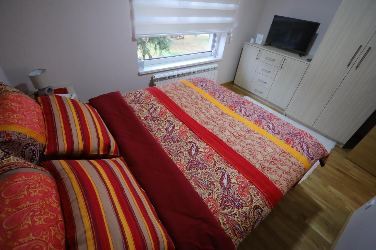 Mipet Apartmani Zlatibor Bagian luar foto